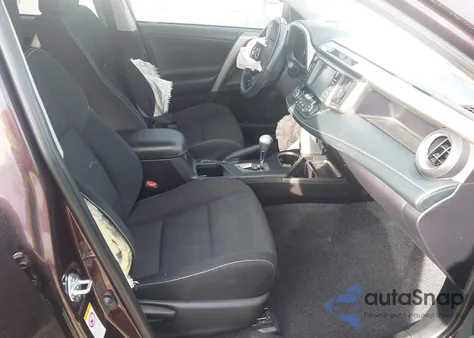 2018 Toyota Rav4 Xle z USA, uszkodzony, nr VIN 2T3WFREV0JW444820